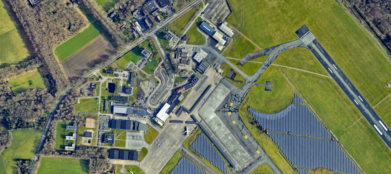 Hoge-resolutie orthofoto van een Nederlandse stad — true orthofoto als nauwkeurige onderlegger voor stedenbouw en engineering