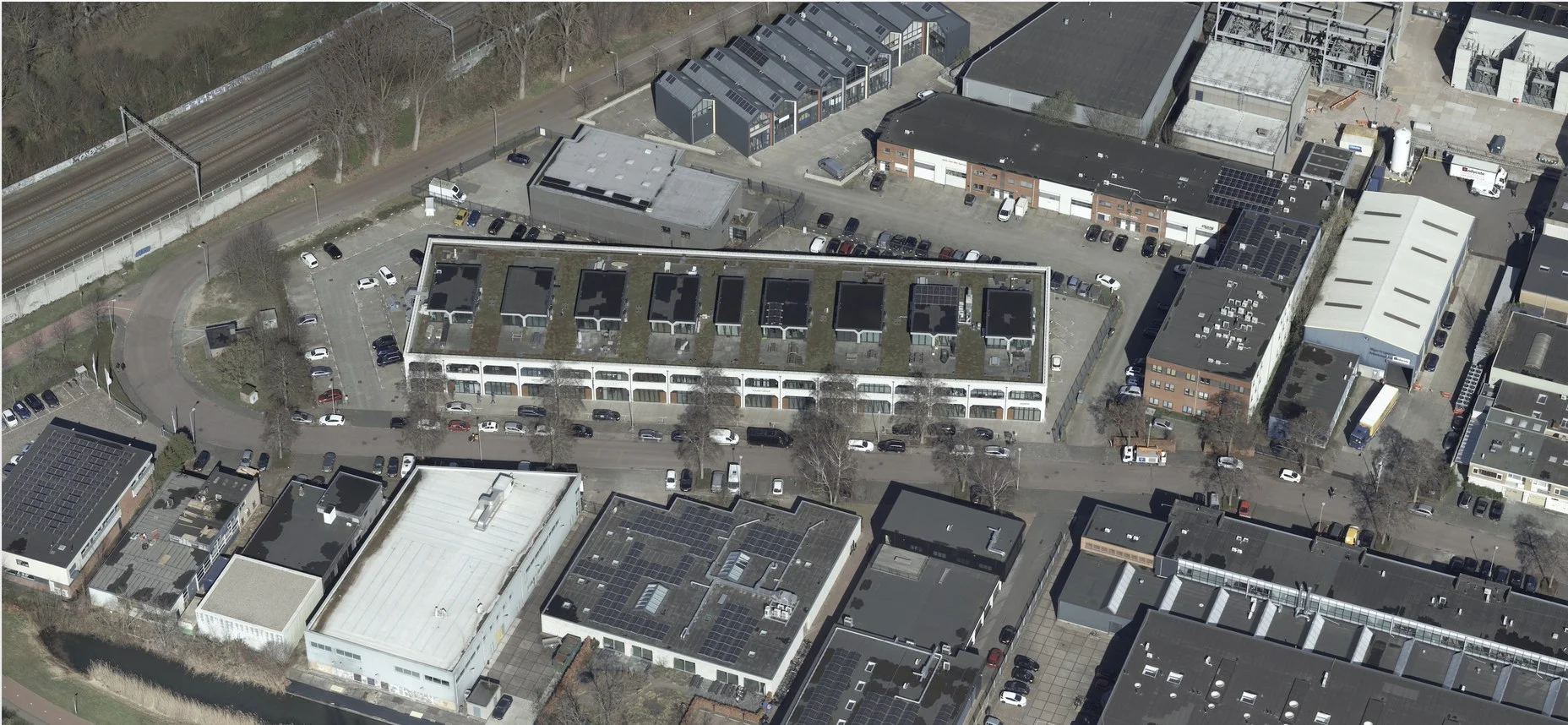 Luchtfoto bedrijventerrein — wijkoverzicht